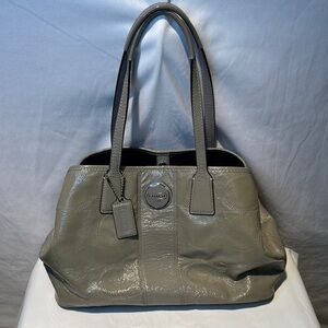 Coach Gray Women's Shoulder Bag.